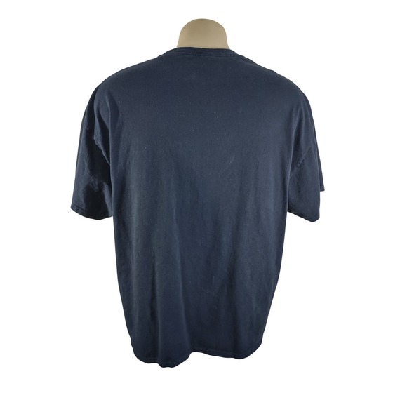 MV Sport T-Shirt 2XL Men VTG Y2K Graphic Tee Navy Cliff Castle Casino Style 207 - Picture 2 of 11